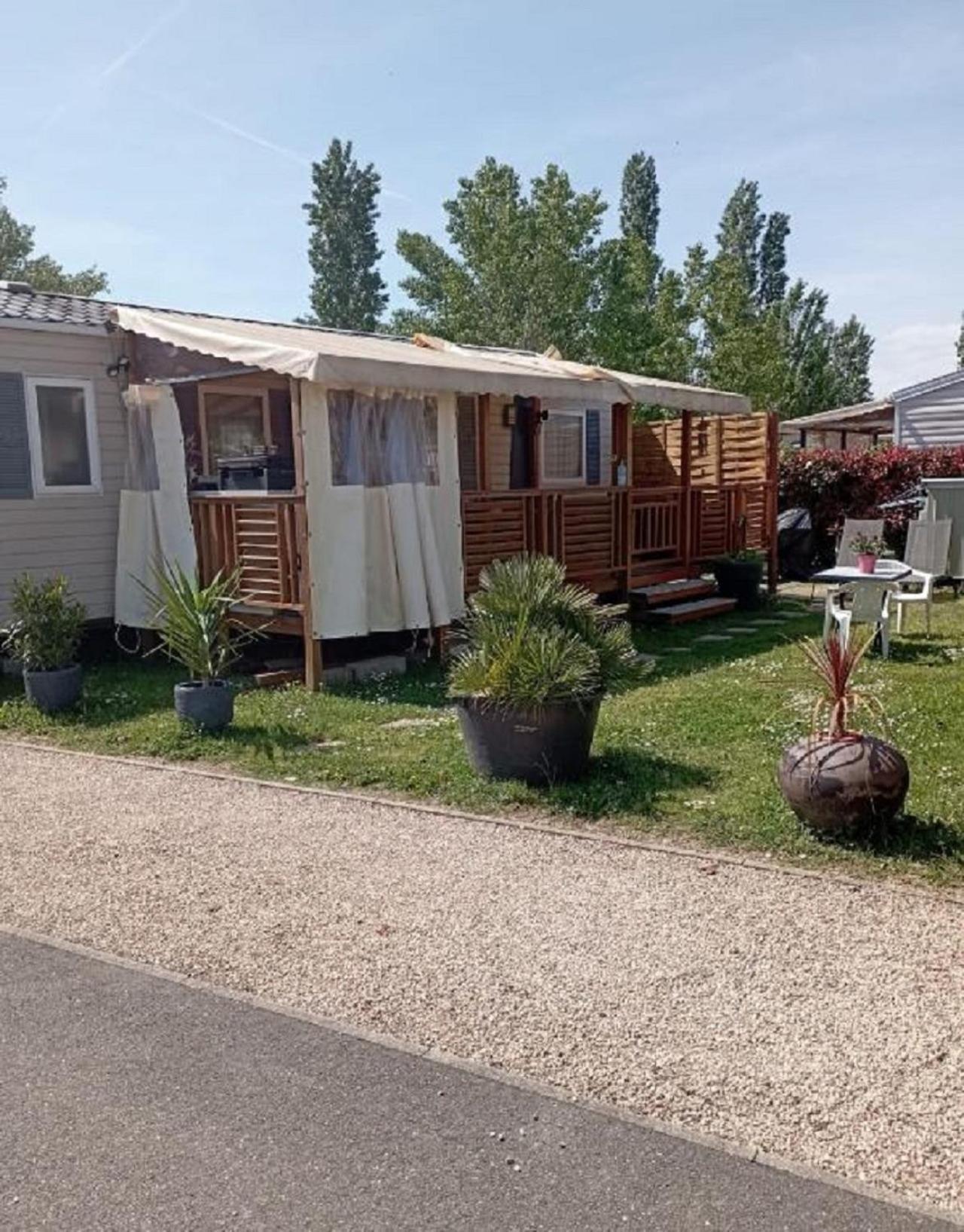 Mobile Home For You Les Rives De Condrieu Bagian luar foto